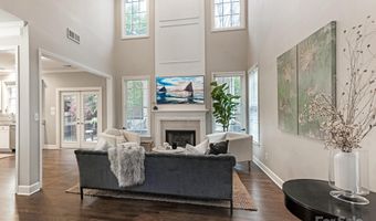 2021 Sablewood Dr, Charlotte, NC 28205