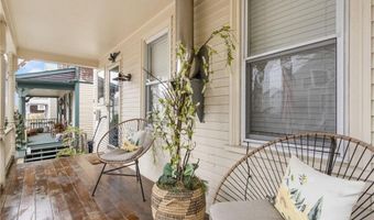 5 Conrad Ct, Newport, RI 02840