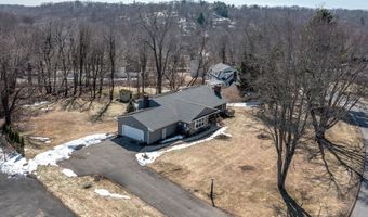 9 Delno Dr, Danbury, CT 06811