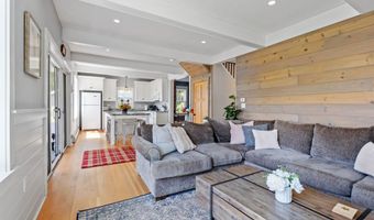 10 Wharf Rd, Center Harbor, NH 03226