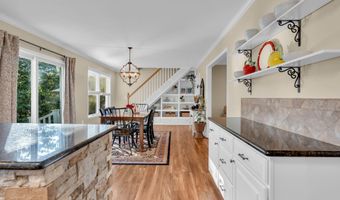 65 Serpentine Dr, Bayville, NJ 08721