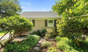 1 Joann Dr, Barrington, RI 02806