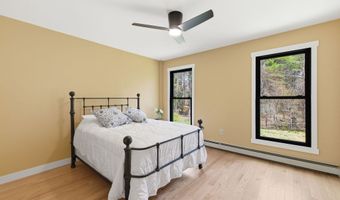 66 Lyford Rd, Brookfield, NH 03872