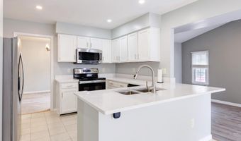 8010 OLD PARSONAGE Ct, Alexandria, VA 22315