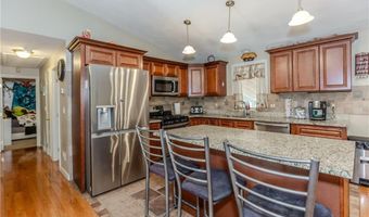 91 Curry Rd, Cranston, RI 02920