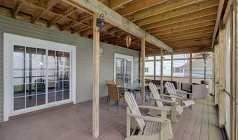 23 Mud Pt S, Alburgh, VT 05440
