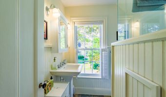 124 Union St, Belfast, ME 04915