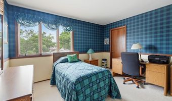 1411 W Allison Ct, Arlington Heights, IL 60005