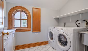 12 Runkenhage Rd, Darien, CT 06820