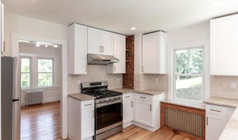 17 S Airmont Rd, Airmont, NY 10901