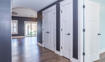 902 Stonehenge Dr, Bedford, IN 47421