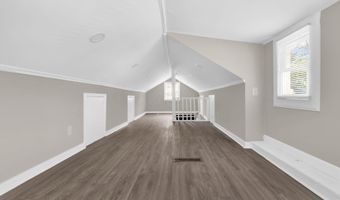 1059 Lawrence Dr, Columbus, OH 43207