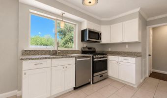 2512 N KENILWORTH St, Arlington, VA 22207