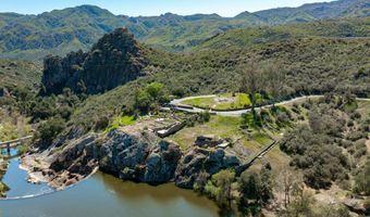 28801 S Lakeshore Dr, Agoura Hills, CA 91301