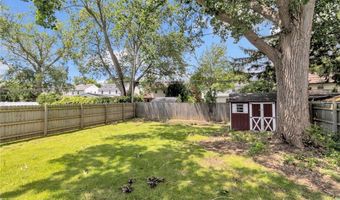 169 Ridgewood Dr, Amherst, NY 14226