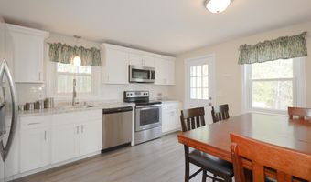 15 Wedgewood Dr, Concord, NH 03301