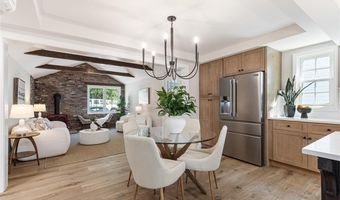 22 Castle St 3, East Greenwich, RI 02818