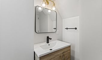 259 Falmouth Rd, Falmouth, ME 04105