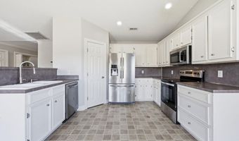 3675 Highland Dr, Ayden, NC 28513