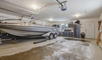 11 Linda Ln, Aberdeen, SD 57401