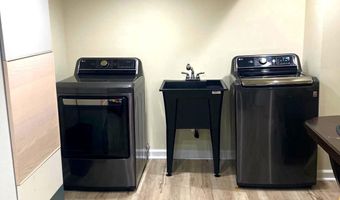 626 S IRVING St, Arlington, VA 22204