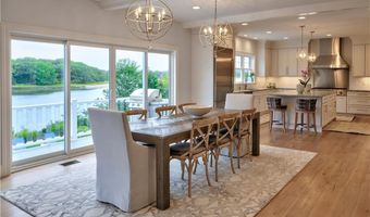 1040 Buttonwoods Ave, Warwick, RI 02886