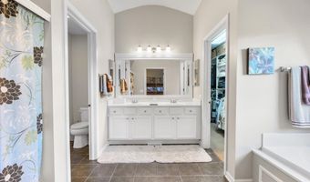 4020 Bunker Hill Dr, Algonquin, IL 60102