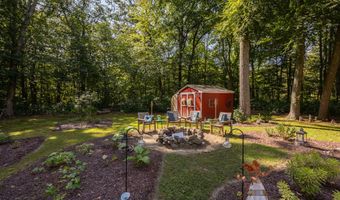 7 Stephens Ct, Clinton, CT 06413
