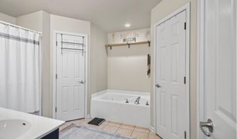 116 Greenfield Drive Dr, Benton, AR 72019