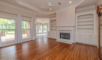 160 Apple Blossom Dr, Brandon, MS 39047