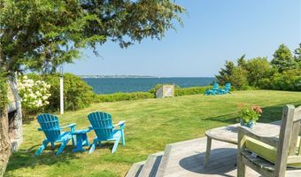 4 Hull Cove St, Jamestown, RI 02835