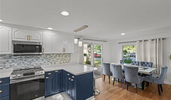 21 Lake Dr, North Kingstown, RI 02852