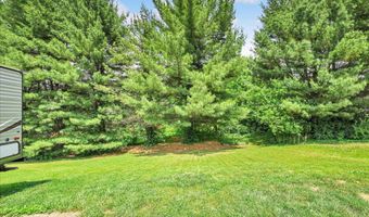 637 FULTON St, Akron, PA 17501
