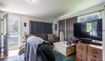 7 Broadview Ave, Bristol, RI 02809