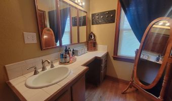 910 16th St, Auburn, NE 68305