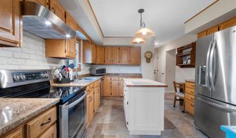 2433 CARLETON Ave, Appleton, WI 54915