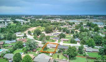 1708 Lawrence St, Bentonville, AR 72712