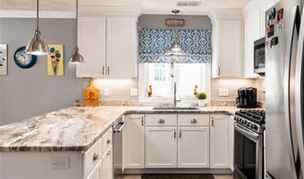 5 Rivers Edge Dr, Coventry, RI 02816