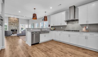 61 Milky Way Dr, Barnegat, NJ 08005