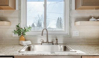 609 RIDGELAND St, Cheyenne, WY 82009