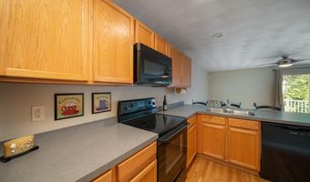 572 Smithfield Rd 8, North Providence, RI 02904