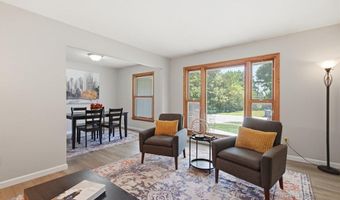 893 Oklahoma Ave, Ballwin, MO 63021