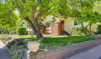 307 N Main St, Ashland, OR 97520
