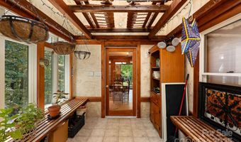 150 Avondale Ridge Rd, Asheville, NC 28803