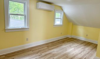 70 Pearl St, Bangor, ME 04401