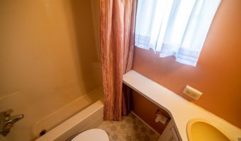 1423 N Lawrence Hollow Dr, Bloomfield, IN 47424