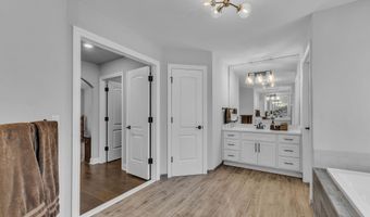 1091 Green Rd, Ann Arbor, MI 48105