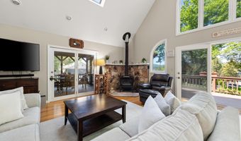 114 Shore Dr N, Bridgewater, NH 03222