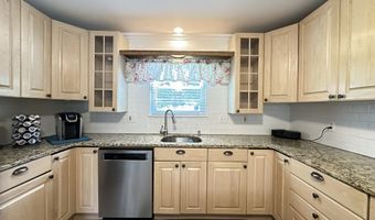42 Taagan Point Rd, Danbury, CT 06811
