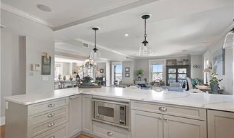 423 Hope St D, Bristol, RI 02809